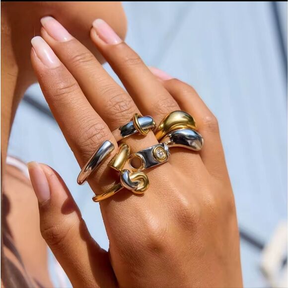 New ANTHO Two-Tone Knot Ring in Silver and Gold Size 7 - Picture 3 of 7